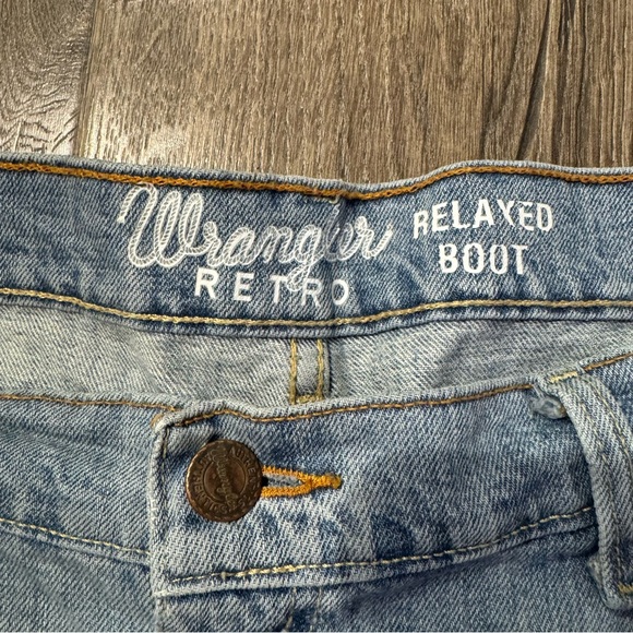 Wrangler crest retro relaxed fit Men's Light Blue Bootcut Jeans size 38x34 - Picture 9 of 11